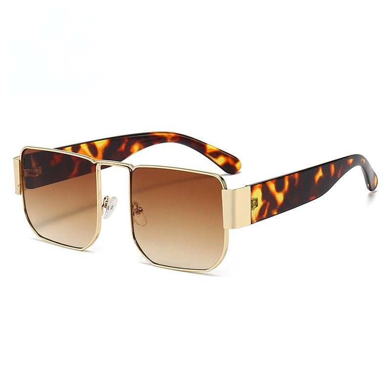 Venta al por mayor Gafas de sol para mujer con marco cuadrado PC